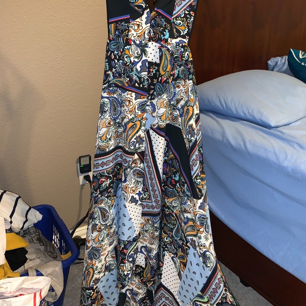 Dress - Picture 4 of 8